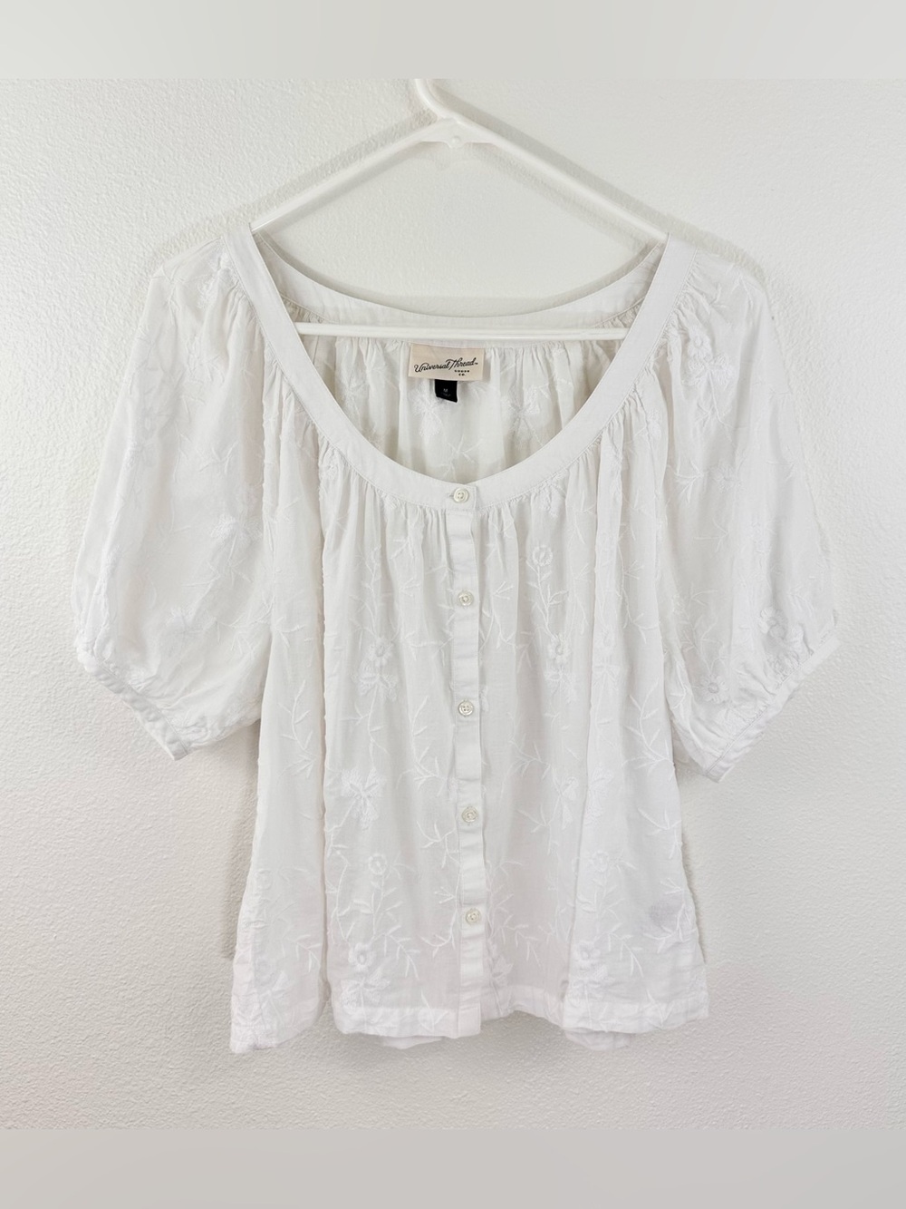 White Peasant Top Medium Short Sleeve Embroidered Lightweight Button-Front